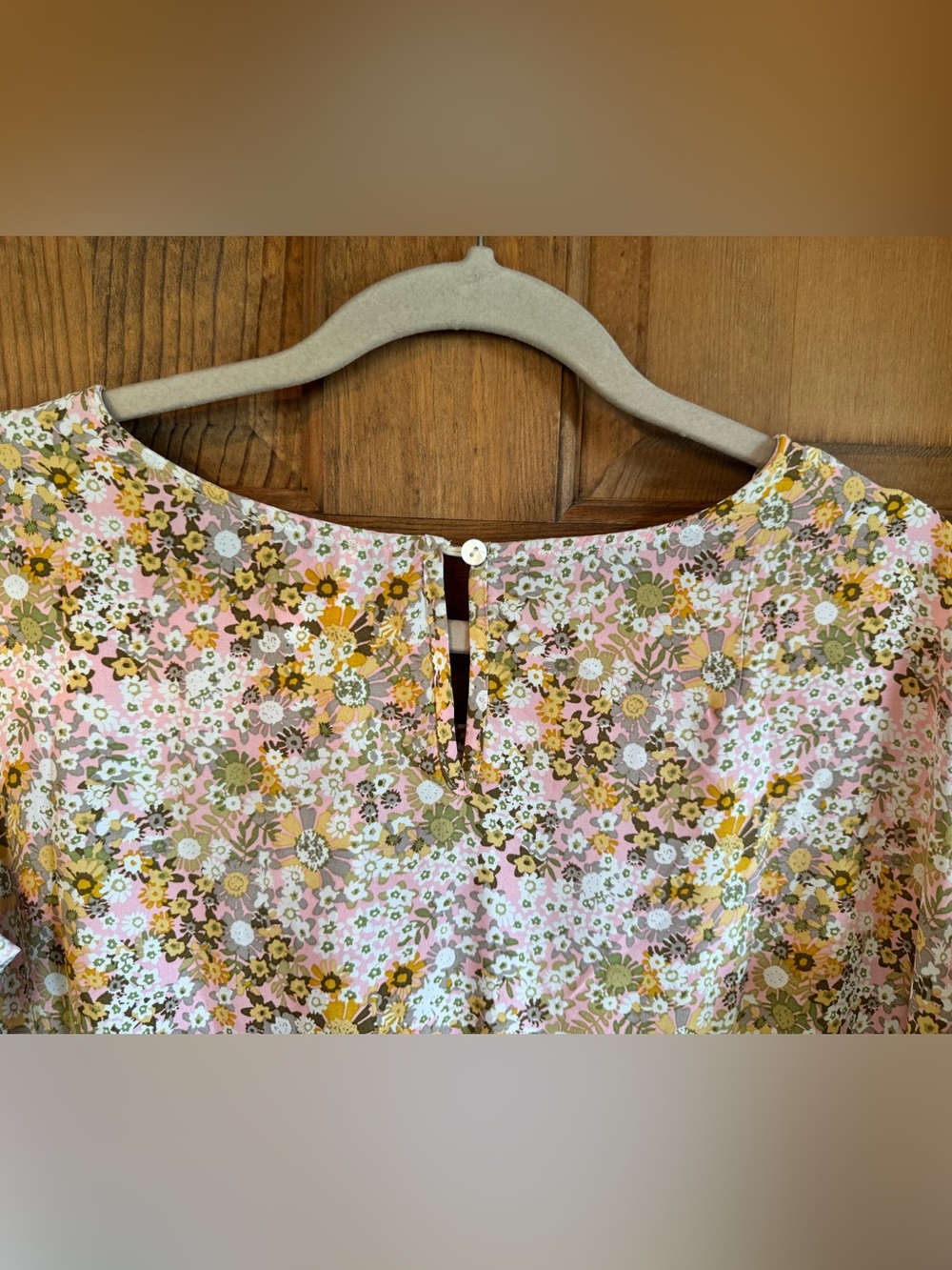 Hayden Los Angeles Ditzy Floral Babydoll
Blouse - Size 3X NWTs - Picture 9 of 12